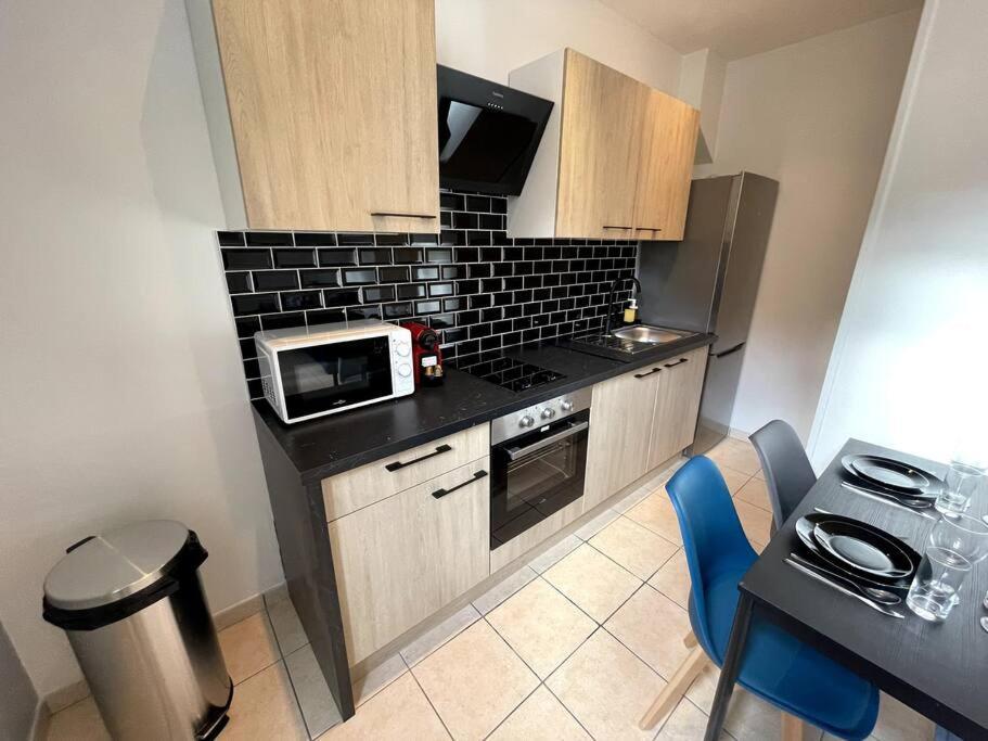 Appartement T2 Pour 3 Personnes Marseille Bagian luar foto